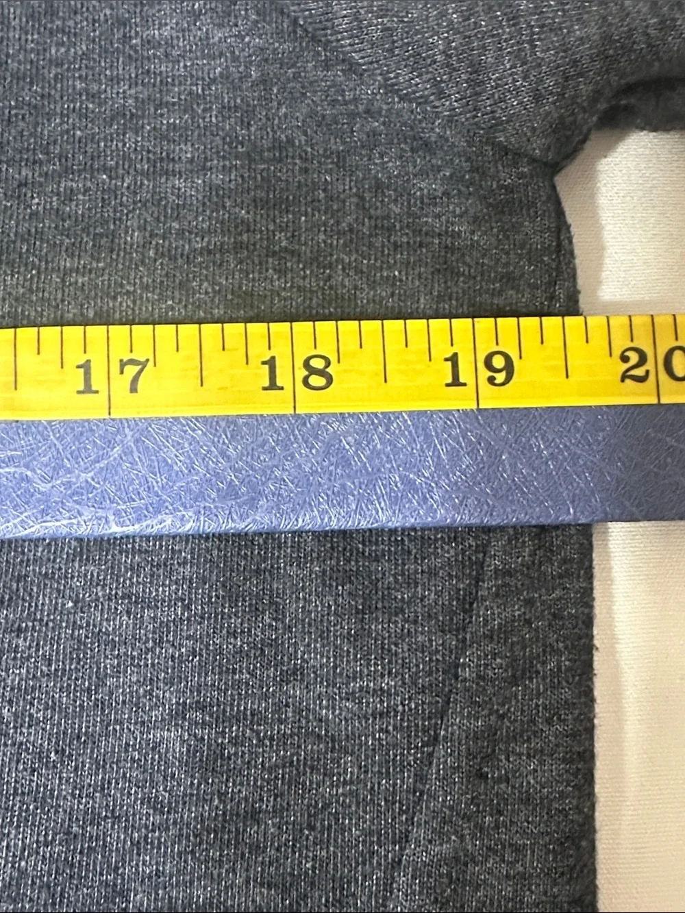 Converse all star chuck taylor  Men's Heather Gray Crewneck Sweatshirt US small